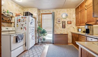 101 W 1st, Dyersville, IA 52040