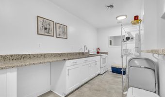1225 MARTHA CUSTIS Dr 914, Alexandria, VA 22302
