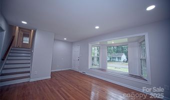 6212 Snowcrest Ct, Charlotte, NC 28212