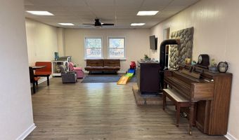 1320 Lake Dr, Ashland, OH 44805