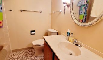 41511 N Country Club Dr, Antioch, IL 60002