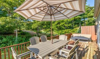 5 Sea Knoll Ct, Bourne, MA 02532