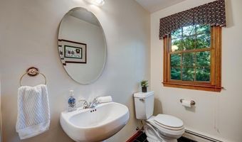8 Maddy Ln, Acton, MA 01720