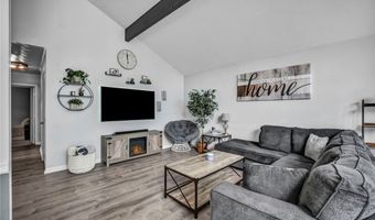 150 Greenbriar Dr, Aurora, OH 44202