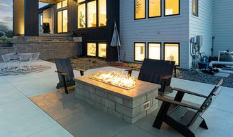 5044 Hickory Pointe Woods SE, Ada, MI 49301