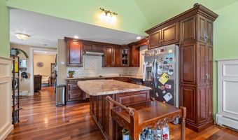 45 County Line Rd, Amityville, NY 11701