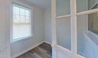 568 Park Ave Apt 1, Albany, NY 12208