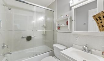 204 VICTOR Pkwy 204E, Annapolis, MD 21403