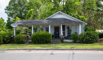 199 Anthony/Oak Sts, Baxley, GA 31513