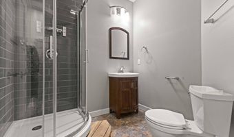1621 NW 70th Pl, Ankeny, IA 50023