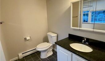 3 Admiralty Dr 3-3, Middletown, RI 02842