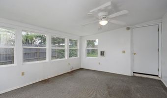 312 S Park Ave, Aurora, MO 65605