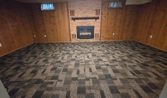 305 20th St NW, Austin, MN 55912