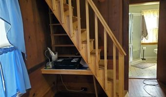 95 Mohawk St, Coventry, RI 02816
