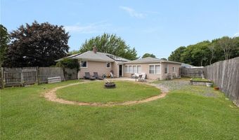 82 Sherry Ave, Bristol, RI 02809