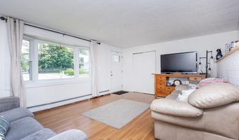 8 Andover Rd, Beverly, MA 01915