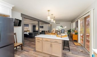 609 S Splitrock Blvd, Brandon, SD 57005