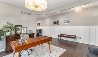 6217 S Trailwoods Dr, Ann Arbor, MI 48103