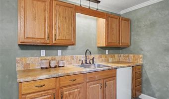 618 E 1714 Rd, Baldwin City, KS 66006