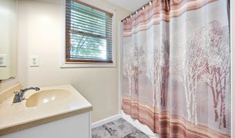 517 Spring Mill Rd, Anderson, IN 46013