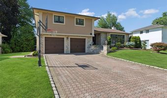 51 Dogwood Rd, Albertson, NY 11507