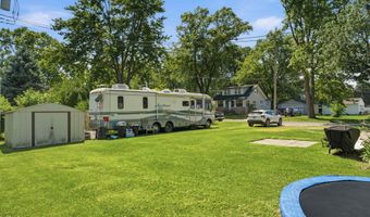 729 Smith St, Algonac, MI 48001