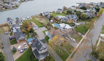 314 Ocean Ave, Amityville, NY 11701