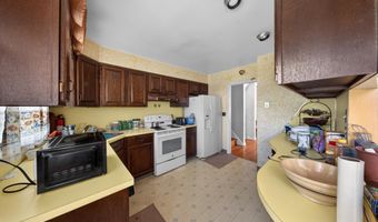 178 W SHELLEY Dr, Claymont, DE 19703