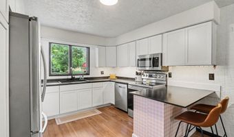 172 26th St, Allegan, MI 49010