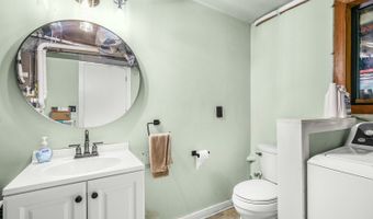 20151 S HENRICI Rd, Oregon City, OR 97045