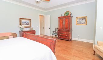170 Fallen Oak Dr, Brandon, MS 39047