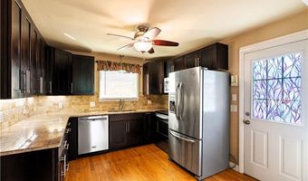 19 Hillside Ave, Newport, RI 02840