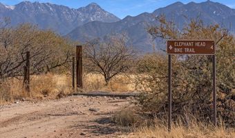 135 W Hawk Way, Amado, AZ 85645