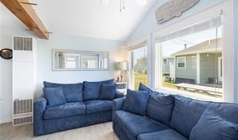 11 Woodruff St, Narragansett, RI 02882