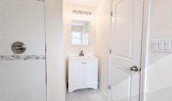 3323 Great Neck Rd, Amityville, NY 11701