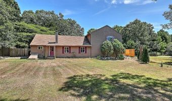 10 Narrow Ln, Charlestown, RI 02813
