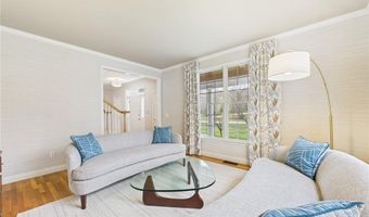 30 Taggart Ct, East Greenwich, RI 02818