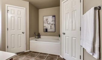 2006 W Greenleaf Ct, Bartlesville, OK 74006