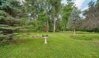 817 Savannah River Dr, Adrian, MI 49221