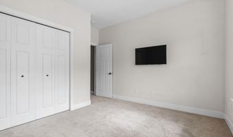 5730 Summerset Woods Dr, Alto, MI 49302