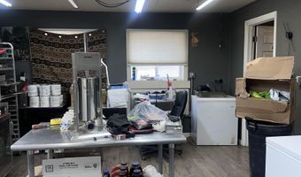 601 E 10th St, Alton, IA 51003