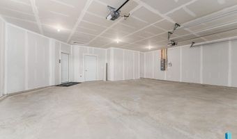2316 E Tinley St, Brandon, SD 57005