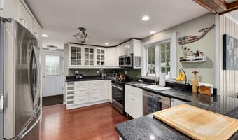 15 Palmer Rd, Beverly, MA 01915