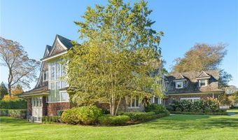 10 Ocean Lawn Ln, Newport, RI 02840