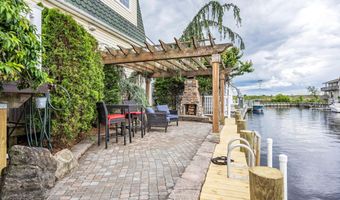 221 Magnolia Dr, Bayville, NJ 08721