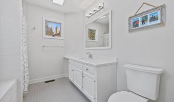 7 Silversmith Dr, Danbury, CT 06811