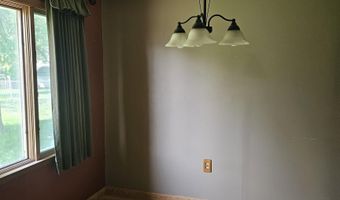 614 Bell Ct, Algona, IA 50511