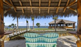 140 BAY HARBOR Dr, Aransas Pass, TX 78336
