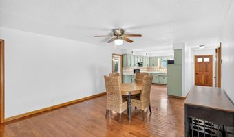 1635 Oak Dr, Aurora, MO 65605