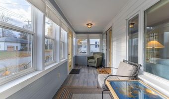 28 Mountainview Ave, Bangor, ME 04401